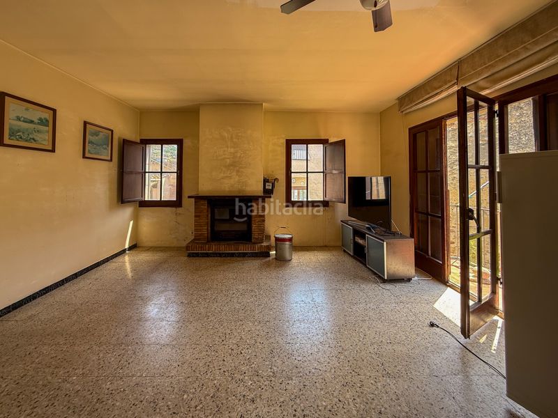 Foto fae1f011-ab57-4279-be69-03523839adc1. Casa adosada casa de pueblo pareada con jardín privado y gran potencial de reforma en Castell d´Aro