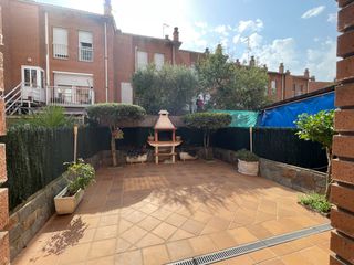 Doppelhaus in Olot. Impecable casa adosada de 164 m² con terraza de 59 m² en olot (z