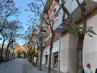 Aparcament cotxe a Avinguda dels Països Catalans