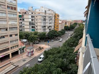 Location Appartement  Avinguda catalunya. Estudiantes  - recien reformado   4 habitaciones
