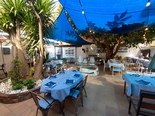 Umzug Geschäftsraum in Part Alta. Restaurante en funcionamiento con terraza propia  en traspaso