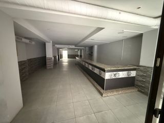 Local Comercial a Nou Eixample Sud. Local en zona estacion de bus de tarragona - pere martell