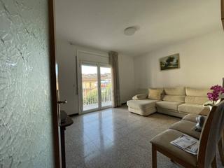 Semi detached house in Olot. Venta de casa adosada en olot