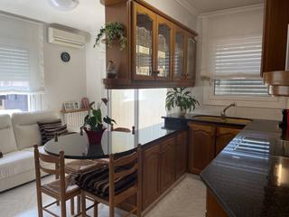 Semi detached house in Olot. Venta de casa unifamiliar adosada en olot