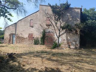 Casa a Tordera. Masia en venta con terreno