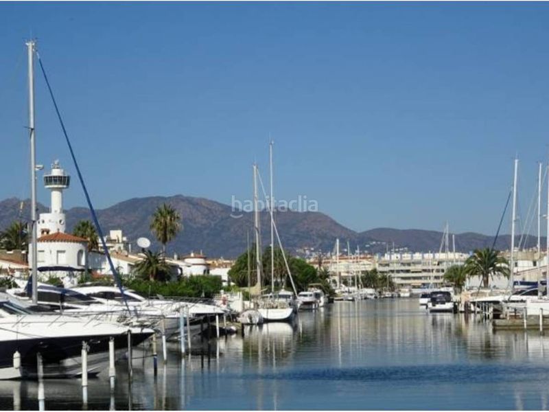 Foto 2a3577c6-8786-4a95-9123-e27e80f347c7. Casa amb calefacció aparcament piscina a Muga - Gran Reserva - Badia Empuriabrava