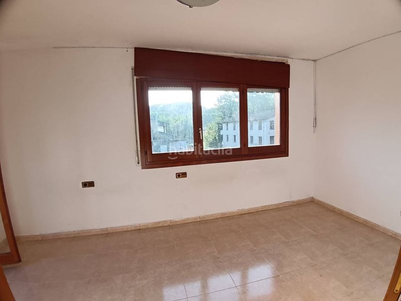Foto 1286f017-92d6-429e-b401-c5e98d5f612b. Casa amb calefacció aparcament a Olot