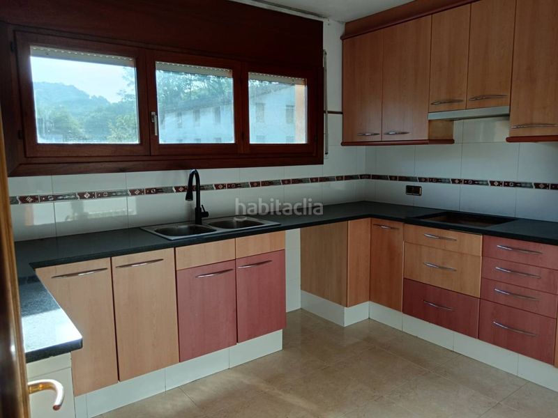 Foto 35b5ead0-3abc-4739-a952-2682a317420b. Casa amb calefacció aparcament a Olot