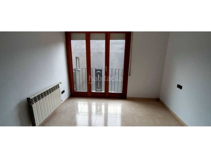 Foto 3642028a-1b64-4020-9f83-8b64dd476f56. Casa amb calefacció aparcament a Olot
