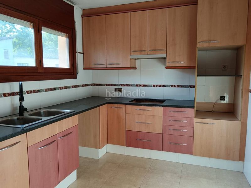 Foto 6085eb84-9762-41f9-809a-9d42b04c7d01. Casa amb calefacció aparcament a Olot