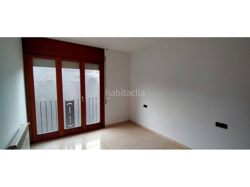 Foto 614c8234-e6c6-486b-bbb7-c5f93383755e. Casa amb calefacció aparcament a Olot