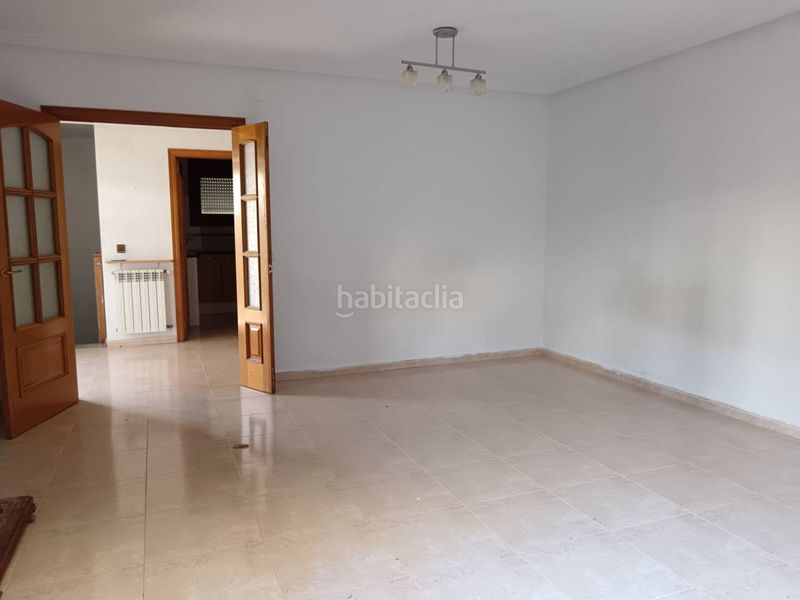 Foto b6e9c29c-c53e-4efc-b182-54672fb5a9ec. Casa amb calefacció aparcament a Olot