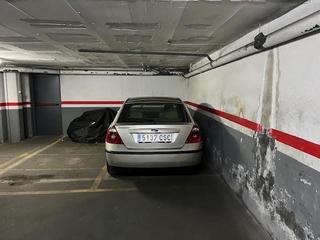 Car parking  Carrer taulat. Parking muy práctico en el centro de poblenou!