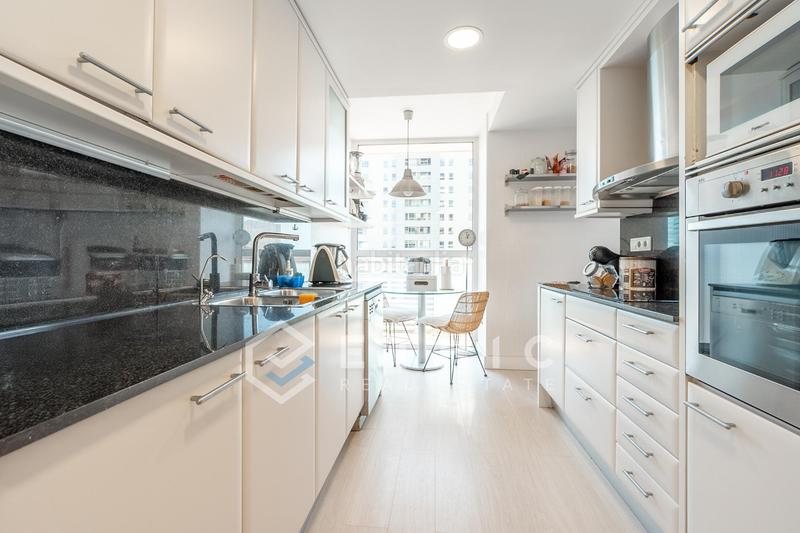 Foto ad071a14-c1dc-4963-a262-a60fd215a5e3. Flat with heating pool in Diagonal Mar i el Front Marítim del Poblenou Barcelona