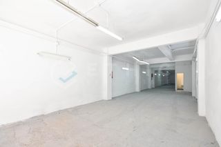 Local Comercial  Carrer barcelona. Increible local en calle barcelona 89, el prat de llobregat!
