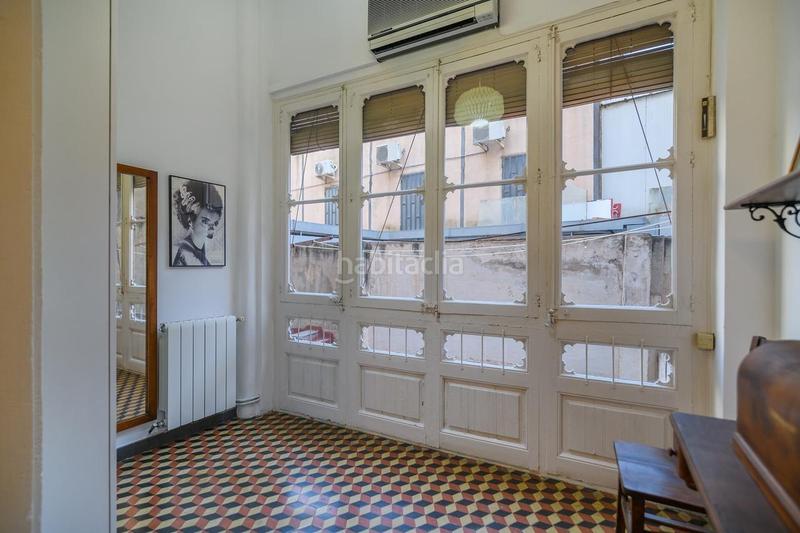 Foto 244a7323-7137-4fb9-9d5f-fe2a4d4da2f9. Piso increible piso con balcón en ciutat vella! en Barcelona
