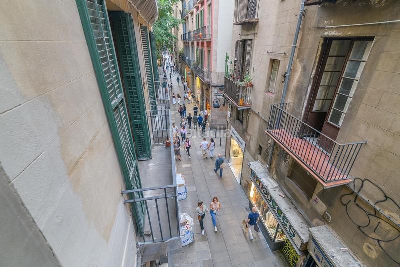 Foto 53374836-22a3-4090-a1cd-ed0c158d7a05. Piso increible piso con balcón en ciutat vella! en Barcelona
