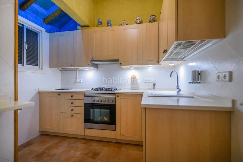 Foto 5645fa53-5e86-44cc-b496-3d3f638e430d. Piso increible piso con balcón en ciutat vella! en Barcelona
