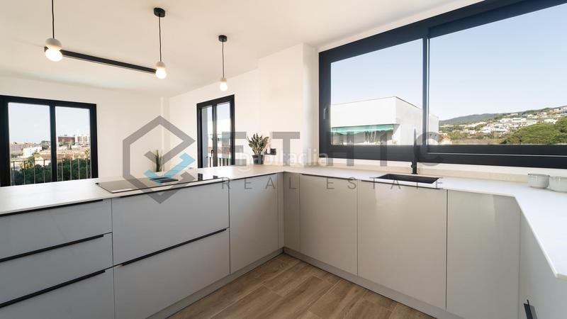 Foto 9fec41f0-a70a-4625-ae7e-86d16c4bf66c. Ático en camino camí balis 6 exclusivo ático con vistas frontales 360 a mar y montaña en Sant Andreu de Llavaneres