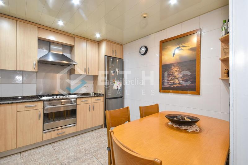 Foto 8288a2f3-890e-4d68-b1d9-6cee669a40e3. Appartement avec chauffage dans L´Antiga Esquerra de l´Eixample Barcelona