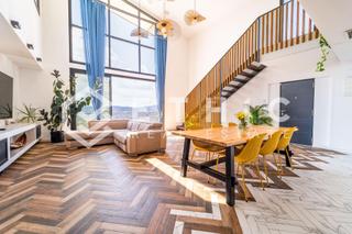 Maison  Calle puig vicenç. Exclusiva casa de diseño con piscina interior, techos de 7 metro