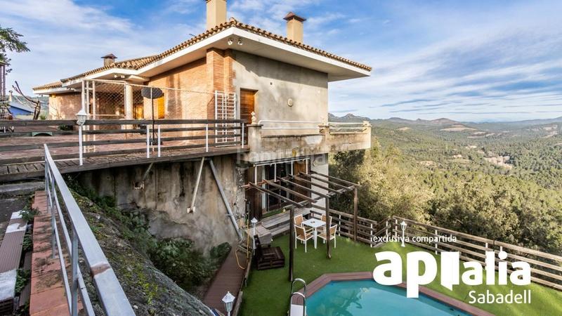 Foto 7046d624-b65e-4e60-8407-5b5ee0f847b4. Chalet with parking pool in El Racó-Sant Feliu del Racó Castellar del Vallès