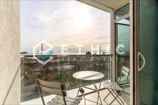 Pis  Paseo garcia faria. Exclusivo piso de lujo en primera línea de mar  diseño de ricard