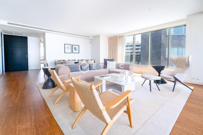 Foto 517315d0-e18a-45f6-8c34-b5b763bf4734. Piso vivir el mar desde las alturas exclusiva residencia con terraza panorámica en torre antares en Barcelona