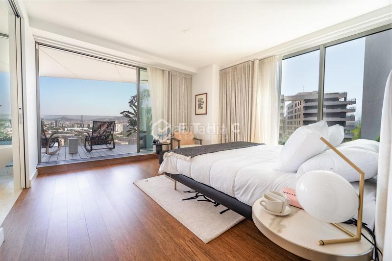 Foto 52c197d8-4751-48e6-8d77-0cf04b0c968f. Piso vivir el mar desde las alturas exclusiva residencia con terraza panorámica en torre antares en Barcelona