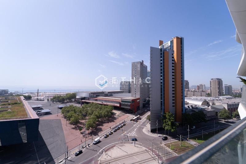 Foto 75e8e34a-cb14-429f-a358-81aa0477f89b. Piso vivir el mar desde las alturas exclusiva residencia con terraza panorámica en torre antares en Barcelona