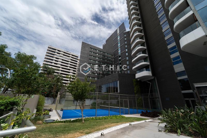 Foto 822e380b-4a94-435e-bd00-4c09c2798367. Piso vivir el mar desde las alturas exclusiva residencia con terraza panorámica en torre antares en Barcelona
