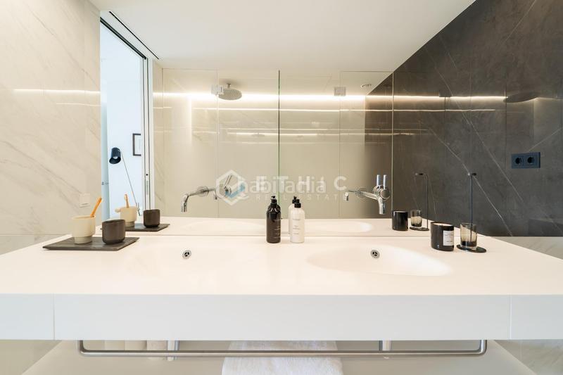 Foto 88039220-83fa-4889-b212-ea5a793d1cc3. Piso vivir el mar desde las alturas exclusiva residencia con terraza panorámica en torre antares en Barcelona