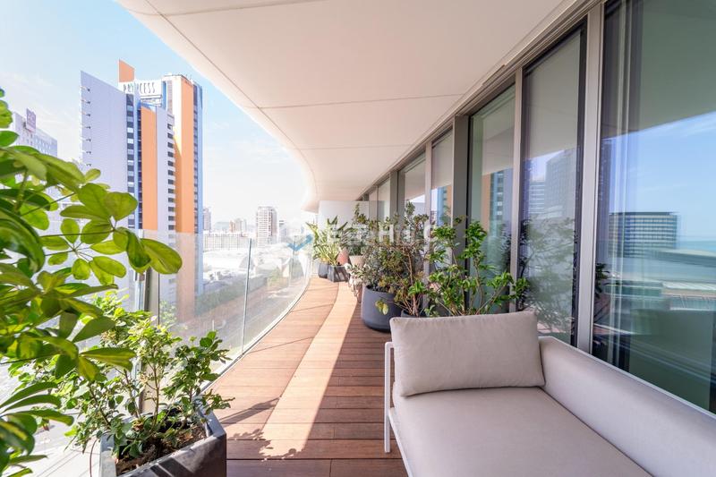 Foto bbb81975-e135-4b8c-ac62-8e72848eae85. Piso vivir el mar desde las alturas exclusiva residencia con terraza panorámica en torre antares en Barcelona