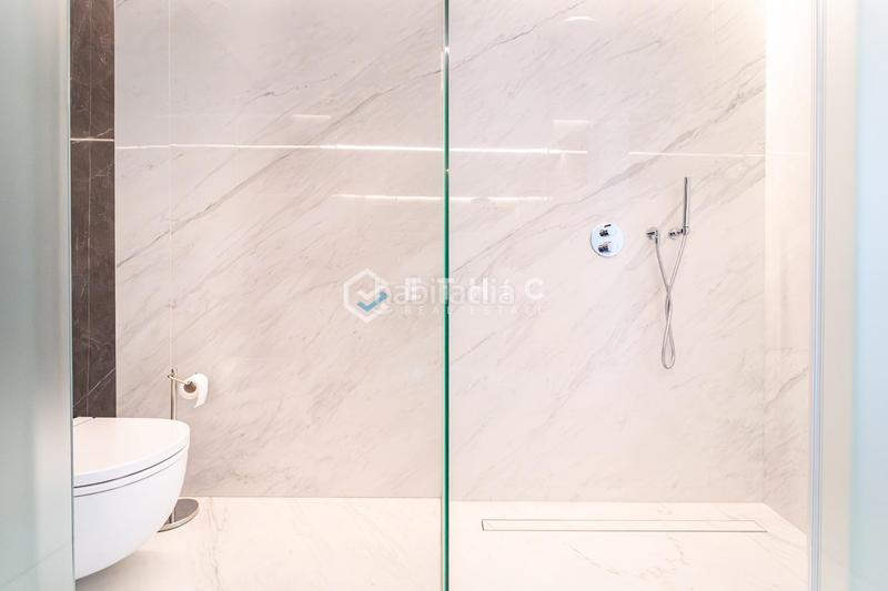 Foto ec33180b-4dba-4920-bc62-6fcf0d2bc297. Piso vivir el mar desde las alturas exclusiva residencia con terraza panorámica en torre antares en Barcelona