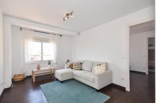 Appartement à Calle albinyana 4. Oportunidad! amueblado luminoso con ascensor listo para entrar a