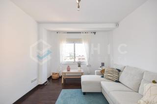 Flat in Calle albinyana 4. Oportunidad! amueblado luminoso con ascensor listo para entrar a
