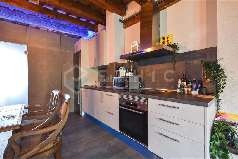 Foto 061bdb82-4b94-4325-a79b-6ea26ceb559f. Ático  con gran terraza privada en Raval Barcelona