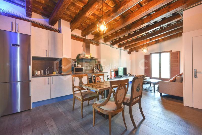 Foto 69e6fdbf-3d6a-4b0e-81e4-d601227d0bc8. Ático  con gran terraza privada en Raval Barcelona