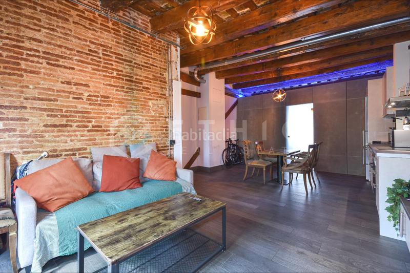 Foto 8d6ab200-b1e7-4c2b-aa52-450a28ee0a65. Ático  con gran terraza privada en Raval Barcelona