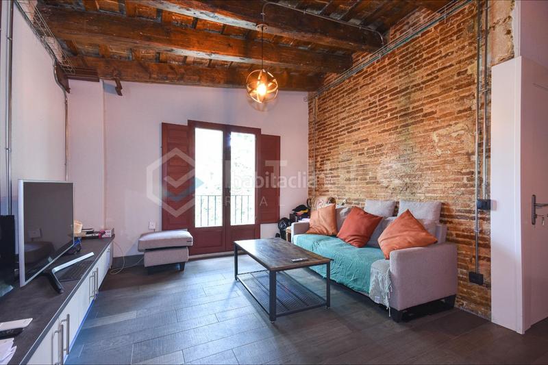 Foto a5db2c8e-f9bb-4abf-b78a-6069c6039187. Ático  con gran terraza privada en Raval Barcelona