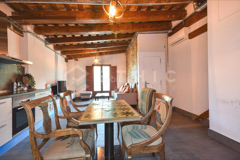 Foto f30f2fa0-3347-4b87-9ebb-a9f1b4036387. Ático  con gran terraza privada en Raval Barcelona