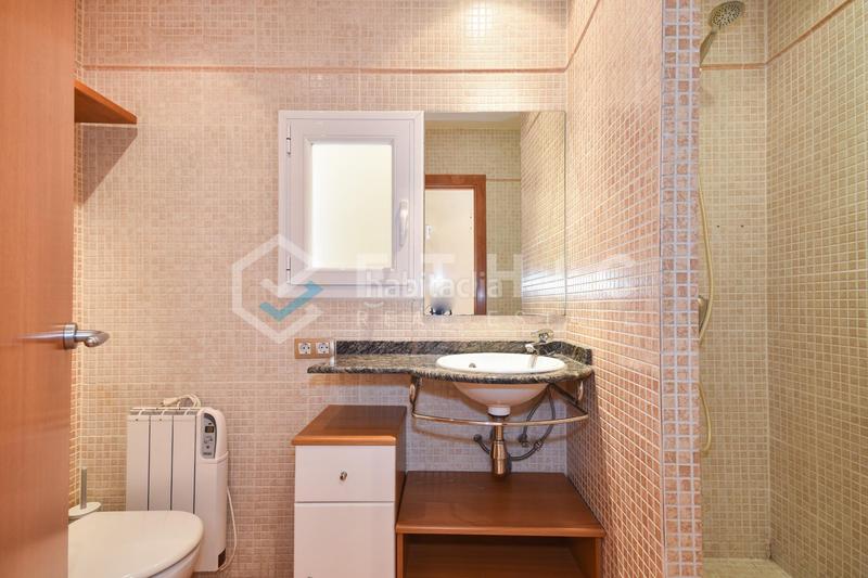 Foto a6a989b5-d0db-47e2-8dd8-1aba6c2a7576. Casa a schiera in La Font d´en Fargues Barcelona