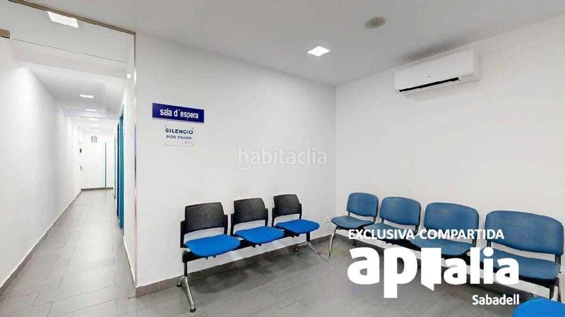 Foto c03eac83-dc03-4f7f-af53-a52cac4d0686. Local comercial amplio local comercial en excelente estado! en Barberà del Vallès