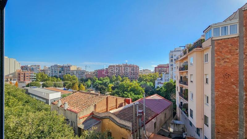 Foto 97d58b1e-71e9-4d9e-937a-8b52a90f8a9f. Flat in El Camp de l´Arpa del Clot Barcelona