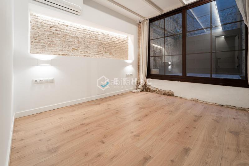 Foto dd55d323-8add-40a0-9b19-41067a45bec2. Loft avec chauffage dans Gòtic Barcelona