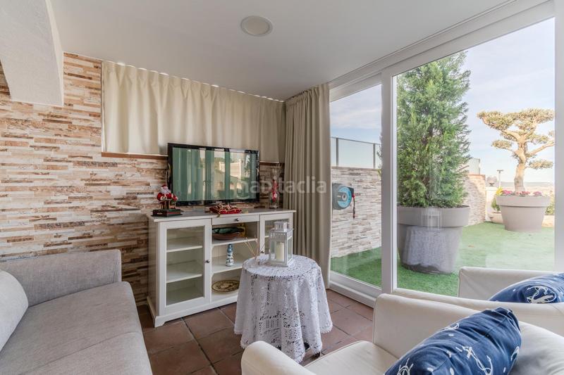 Foto b9a6fd91-abd1-485c-9479-b51d22ccdcff. Chalet avec chauffage parking piscine dans Pals