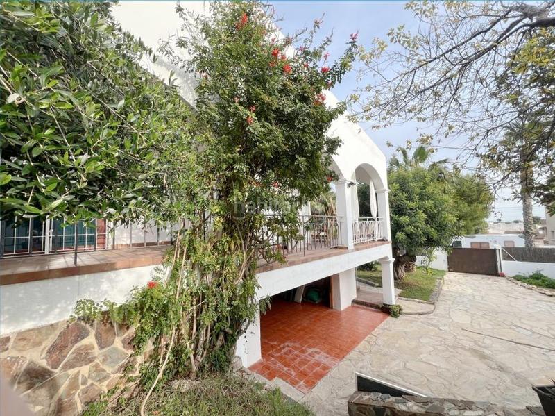 Foto 49ff9bfe-2d3a-4c58-a887-4e2fa2ef3a4f. Chalet en Cunit residencial Cunit