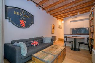 Etagenwohnung in St. Pere - Sta. Caterina - El Born