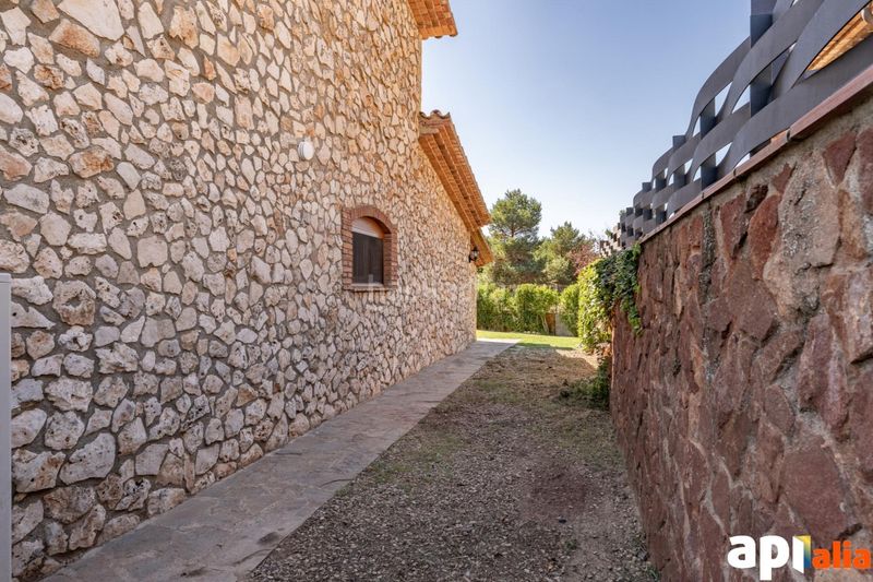 Foto 2d94a2d7-b033-4093-8339-d338ec43a40f. Casa amb aparcament a Prades