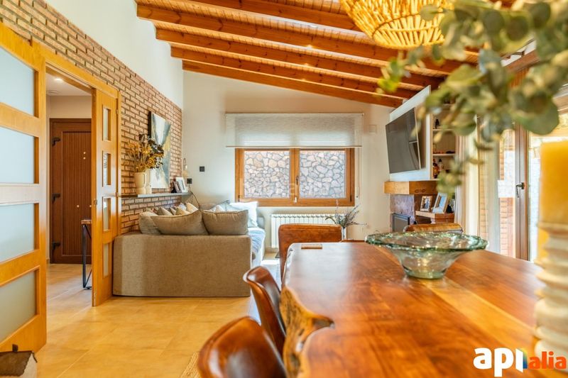 Foto 4001aa52-9c2a-481e-a708-0d4fbaef270f. Casa amb aparcament a Prades